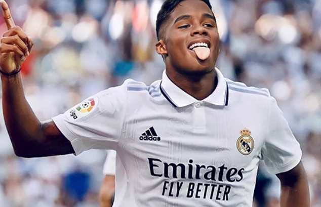 皇马引援与球员去留动态：多线调整下的战略布局