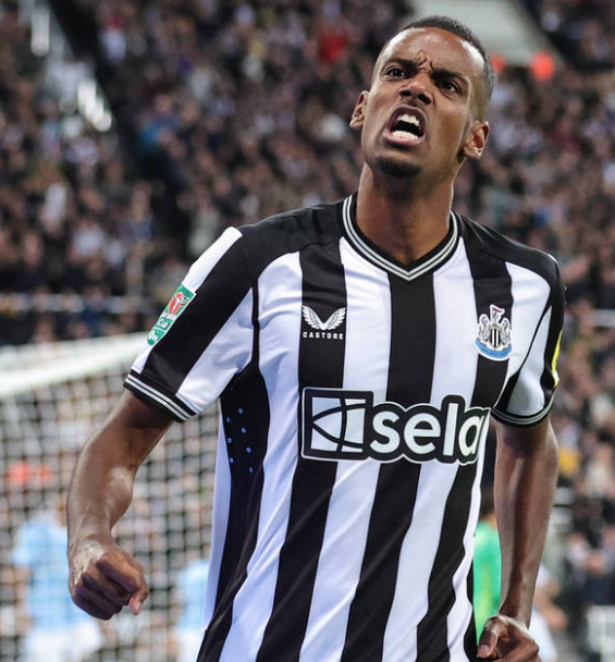 利物浦锋线之困：伊萨克与<a href='/news/tag/1079647.html' style='color: blue;'>埃基蒂克</a>的&ldquo;竞争&rdquo;与教练抉择