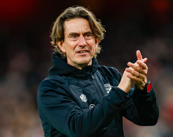 热刺欧冠力克多特，弗兰克盛赞球队表现与球迷支持